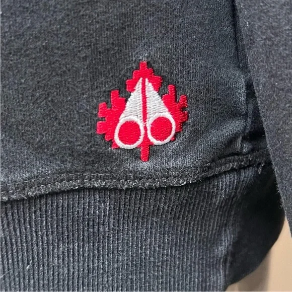 Moose Knuckles Logo Sweatshirt in Black - Picture 6 of 9